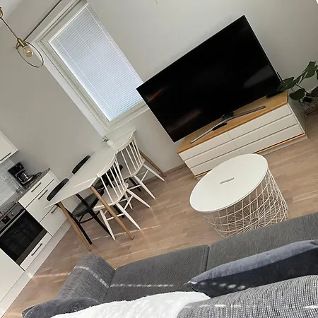 Riverside Cozy Flat In Apartmán *